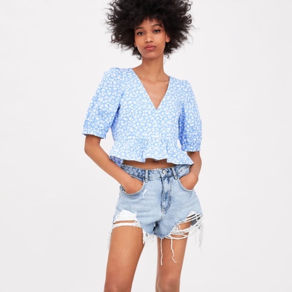 Zara Tops - Zara XS NWOT floral peplum balloon sleeve top